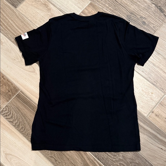 Nike  Black Tee with Red Graphic EUC Sz L - Picture 4 of 4